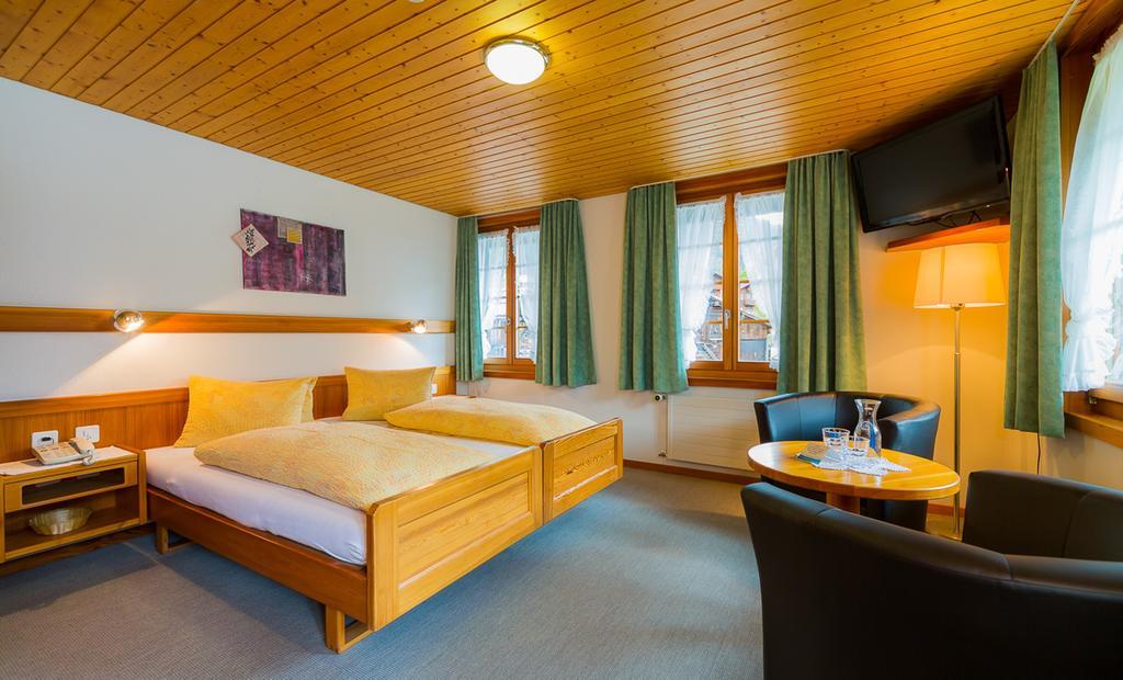 Swiss Lodge Joopi Reckingen Kamer foto