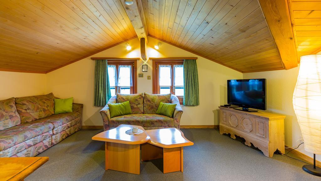 Swiss Lodge Joopi Reckingen Kamer foto