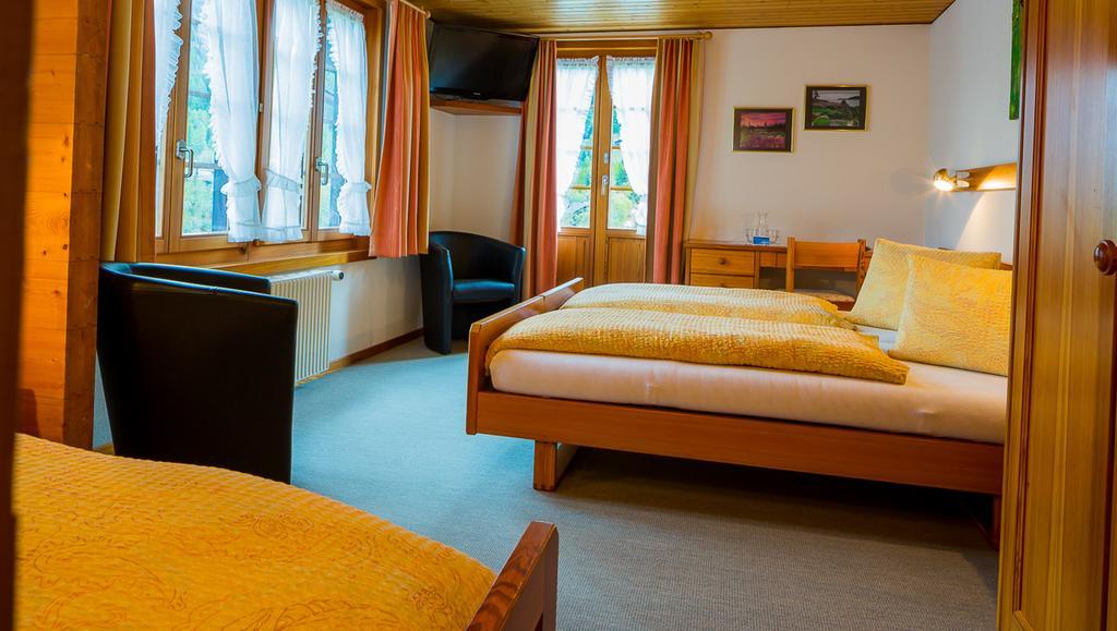 Swiss Lodge Joopi Reckingen Kamer foto
